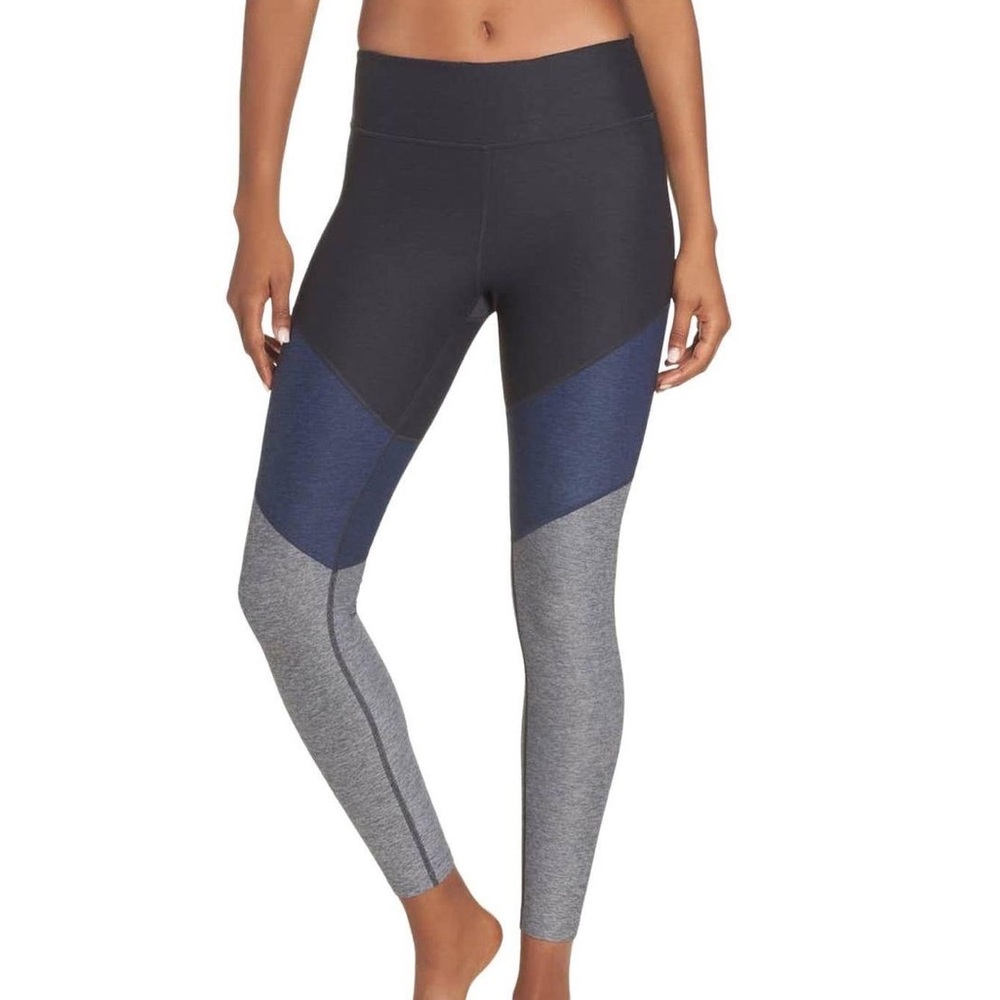 NWT Outdoor Voices 7/8 Springs Leggings Women’s Small Charcoal/Navy/Graphite